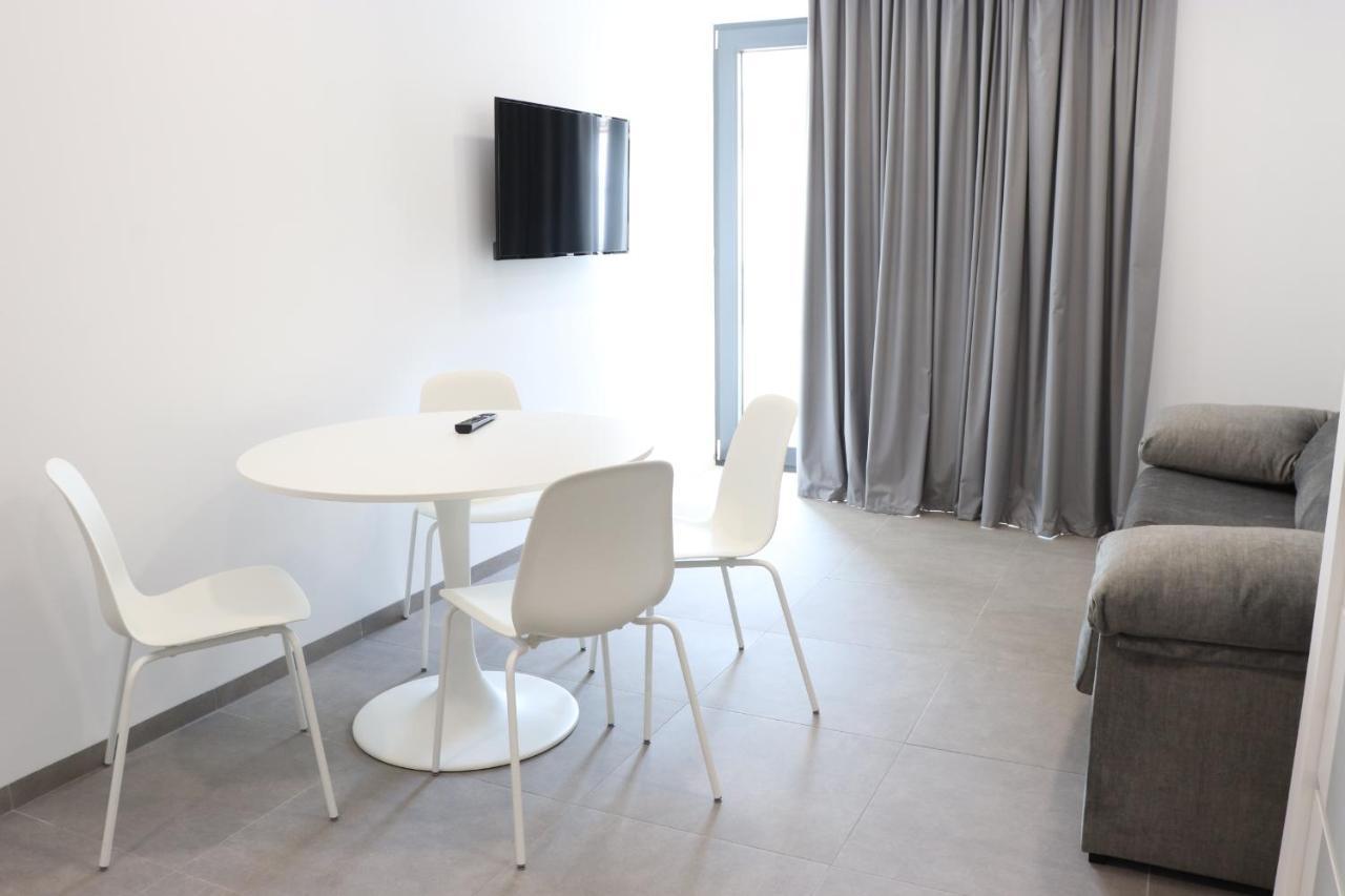 V&C Apartamentos كونيل ذي لا فرونتيرا المظهر الخارجي الصورة