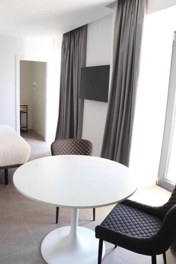 V&C Apartamentos كونيل ذي لا فرونتيرا المظهر الخارجي الصورة