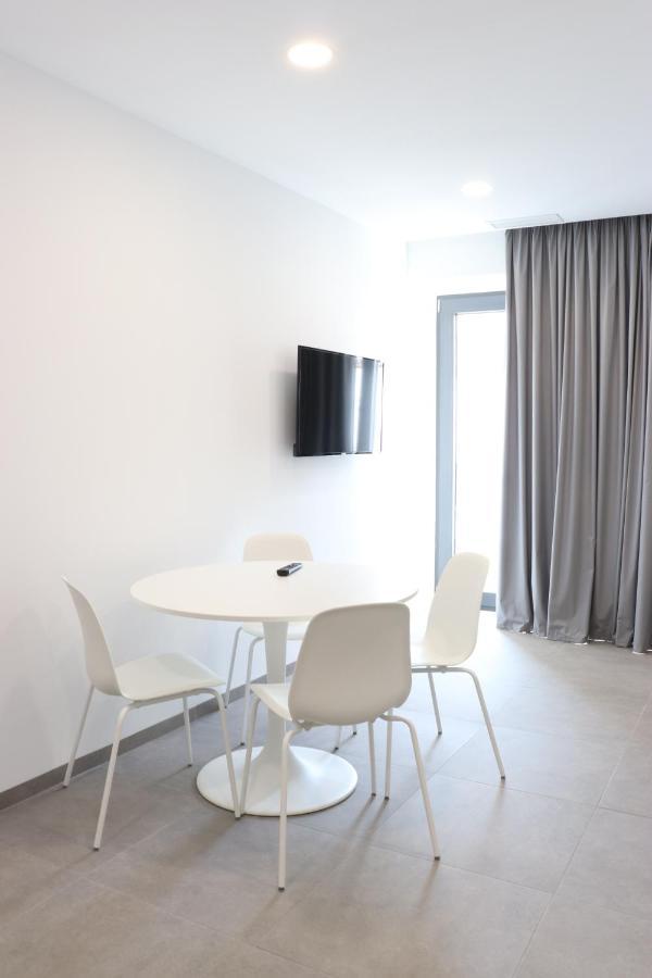 V&C Apartamentos كونيل ذي لا فرونتيرا المظهر الخارجي الصورة