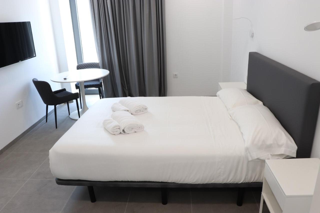 V&C Apartamentos كونيل ذي لا فرونتيرا المظهر الخارجي الصورة